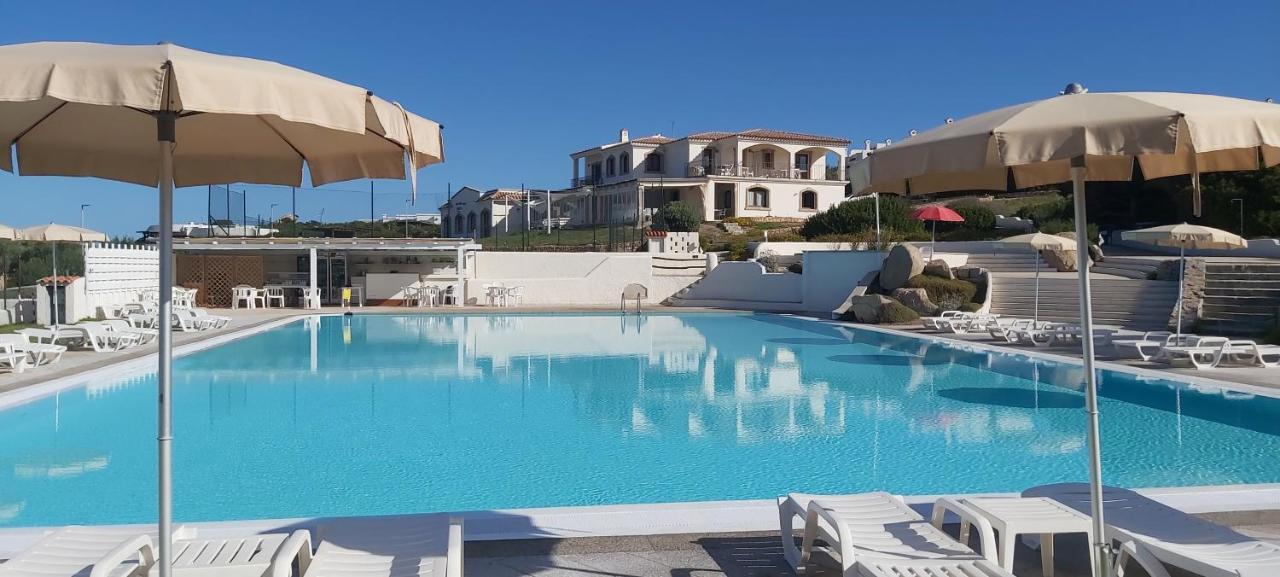 Residence Baia Santa Reparata Santa Teresa Gallura Buitenkant foto
