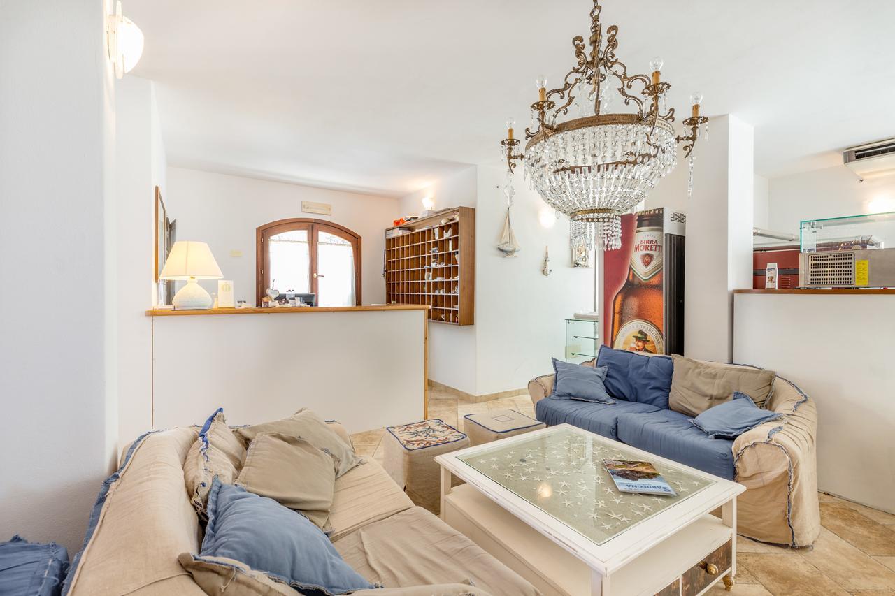 Residence Baia Santa Reparata Santa Teresa Gallura Buitenkant foto